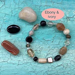 Pulsera de cuentas, Pulsera elástica, Pulsera elástica para mujer, Pulsera apilable, Pulsera Boho, Pulsera de capas, Pulsera negra