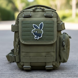 Écusson pour le moral du lapin de l'armée - Insigne de casque 3D Playboy LVN (hauteur de 3,15 po.)