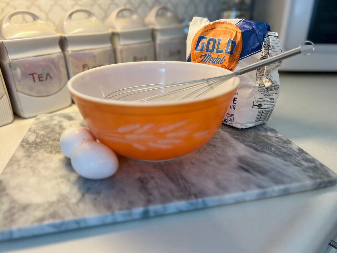 Vintage Pyrex Wheat Pattern Mixing Bowl - Etsy