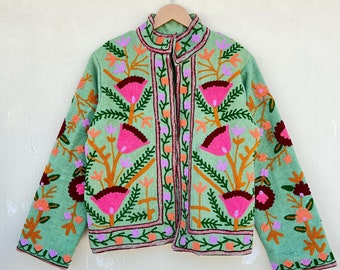 Veste Kantha brodée Suzani : kimono en coton floral fait main