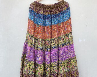 Falda larga india de patchwork hecha a mano, falda de seda sari reciclada, falda bohemia vintage con capas, falda de festival, faldas de seda para mujer, regalos