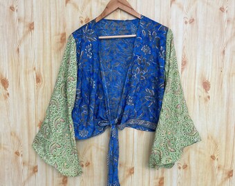 Crop-top van Indiase zijde: boho-top met klokmouwen en strikceintuur
