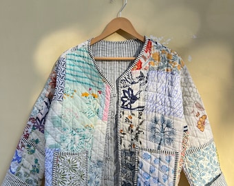 Chaqueta de patchwork hecha a mano, chaqueta de patchwork de algodón cosida a mano, abrigo de algodón Sari Kantha, chaqueta corta, abrigo de trabajo de parche, chaqueta de trabajo de parche