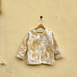 Handmade Indian Quilted Silk Sari Coat: Women&#39;s Winter Jacket