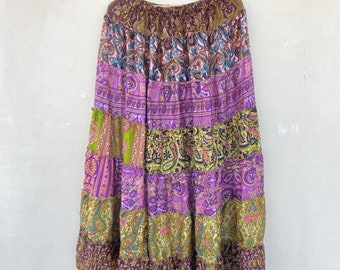 Falda de seda con patchwork bohemio de hadas, falda larga de seda, falda sari de seda reciclada, falda larga para mujer, falda de verano bohemia estilo hippie para mujer.