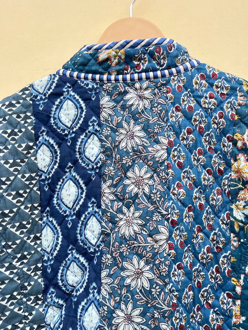Nouvelle veste patchwork Blue Coller Boho Winter veste matelassée réversible, vêtements pour femmes, manteau de veste, veste indienne faite à la main image 10