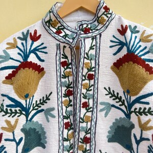 Cappotto da giacca ricamato a mano in cotone Suzani, le donne indossano giacche invernali, regalo da damigella d'onore, giacca invernale, vestaglia kimono, giacche da damigella d'onore immagine 2