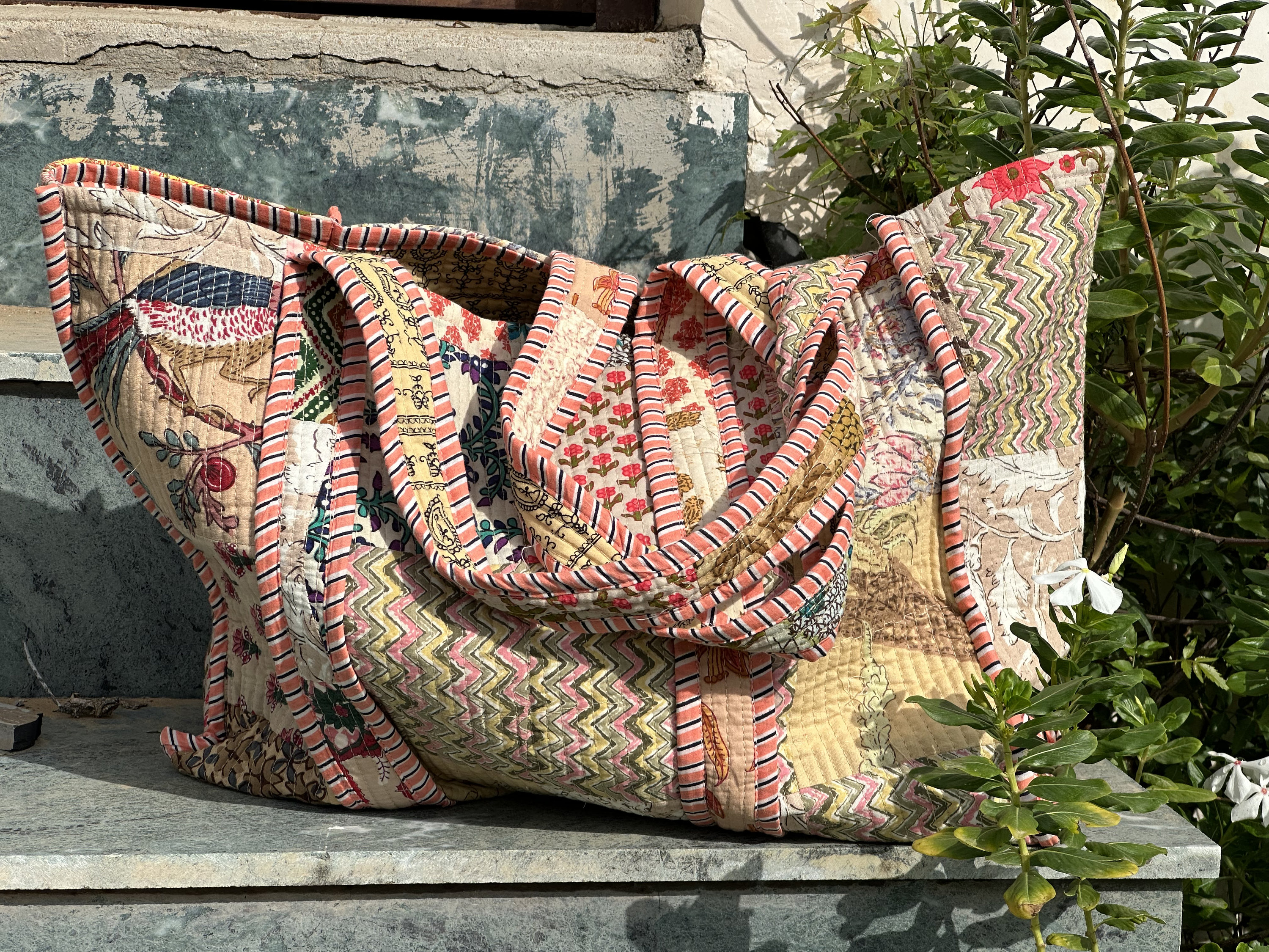 キルティングパッチワークトートバッグ：ハンドメイドコットン