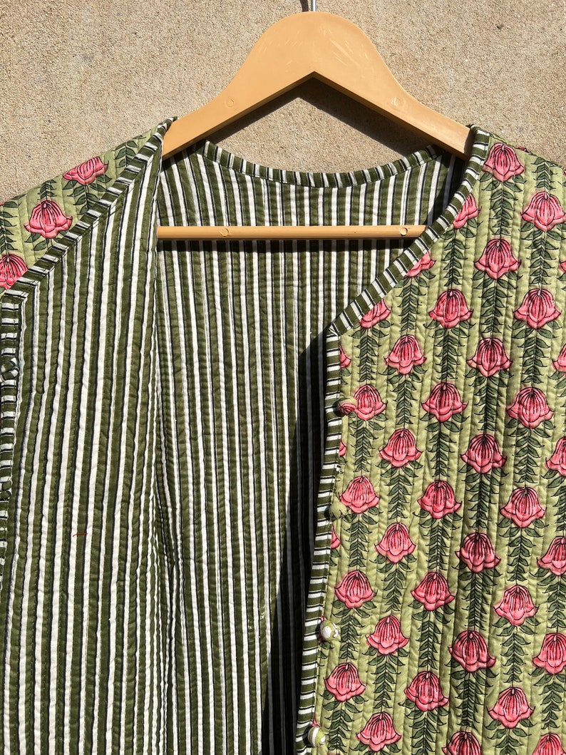 Vestes patchwork en coton sans manches, manteau veste d'hiver fait main en coton indien, veste style bohème, veste courte matelassée kantha unisexe image 3