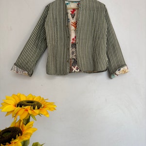 Vestes en patchwork faites main de couleur blanche, manteau veste d'hiver fait main en coton indien, veste de style bohème, veste courte matelassée en kantha unisexe image 8