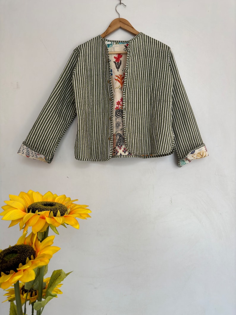 Vestes en patchwork faites main de couleur blanche, manteau veste d'hiver fait main en coton indien, veste de style bohème, veste courte matelassée en kantha unisexe image 8