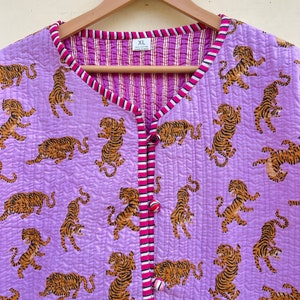 Handgefertigte indische Baumwollblock-Tigerdruck-Steppjacke, Boho-Mantel, Winterkleidungjacke, Vollärmeljacke, zwei Vordertaschen Bild 4