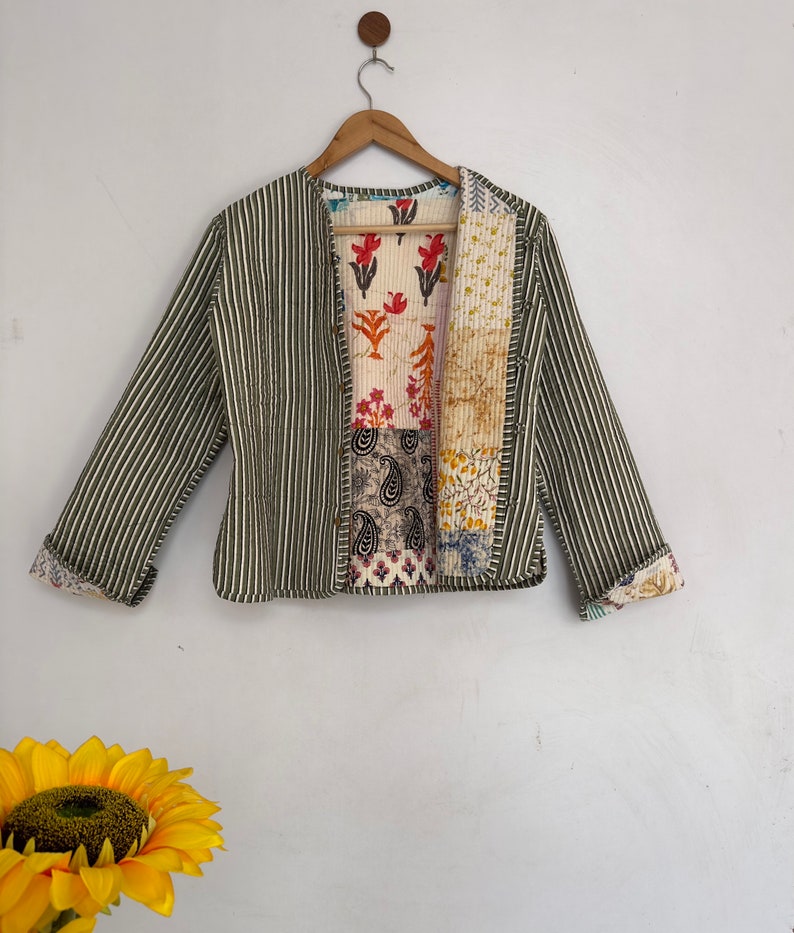 Vestes en patchwork faites main de couleur blanche, manteau veste d'hiver fait main en coton indien, veste de style bohème, veste courte matelassée en kantha unisexe image 9