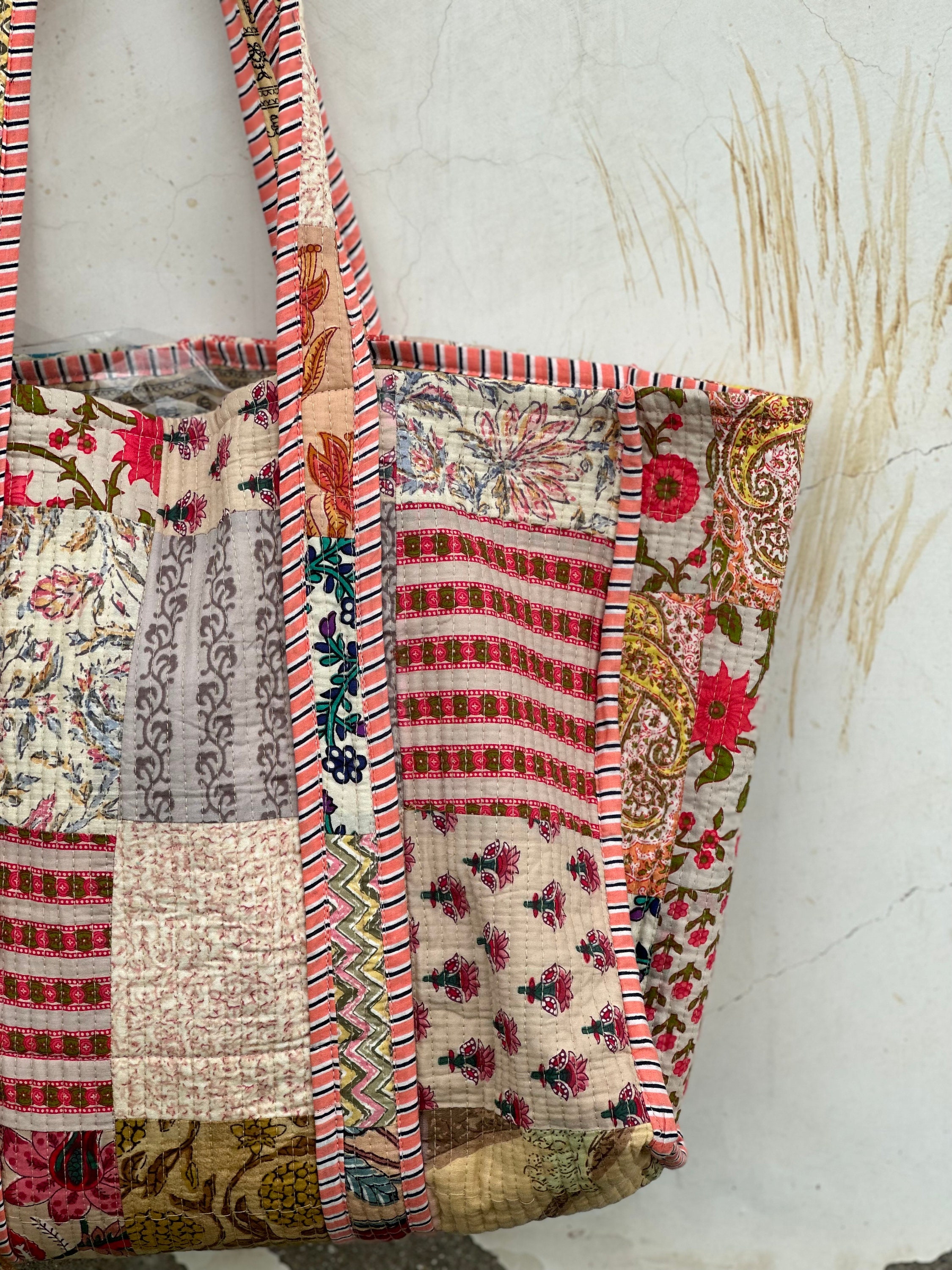 キルティングパッチワークトートバッグ：ハンドメイドコットン