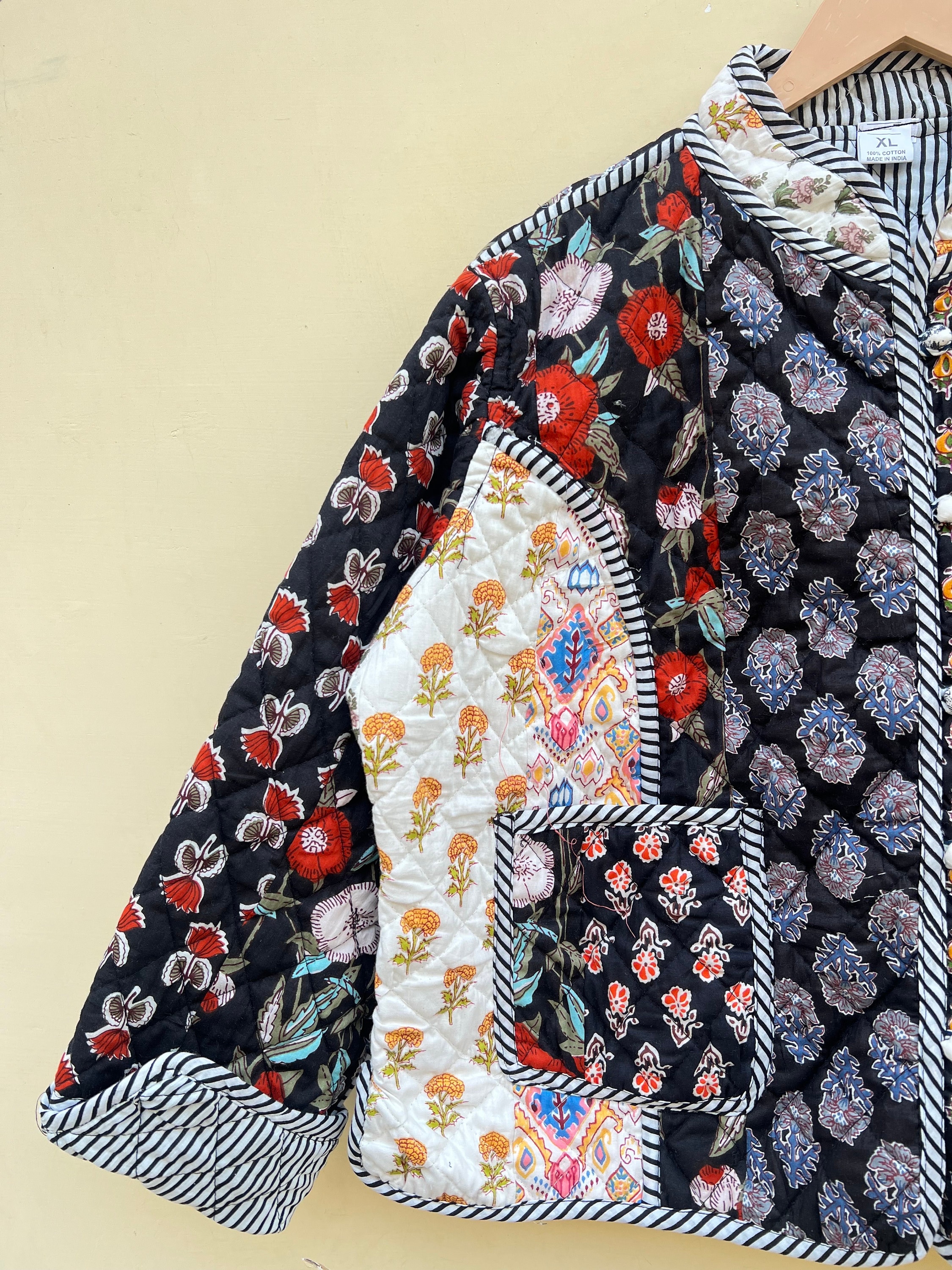 ハンドブロックプリント パッチワーク キルティングジャケット　インド 和風 ハンドブロックプリント パッチワーク 中綿 キルティング ジャケット