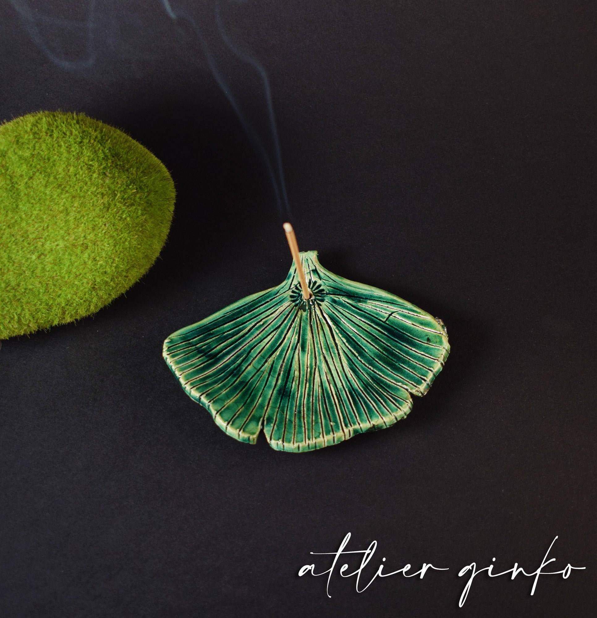 Porte Encens Feuille Ginkgo en Céramique Raku Vert