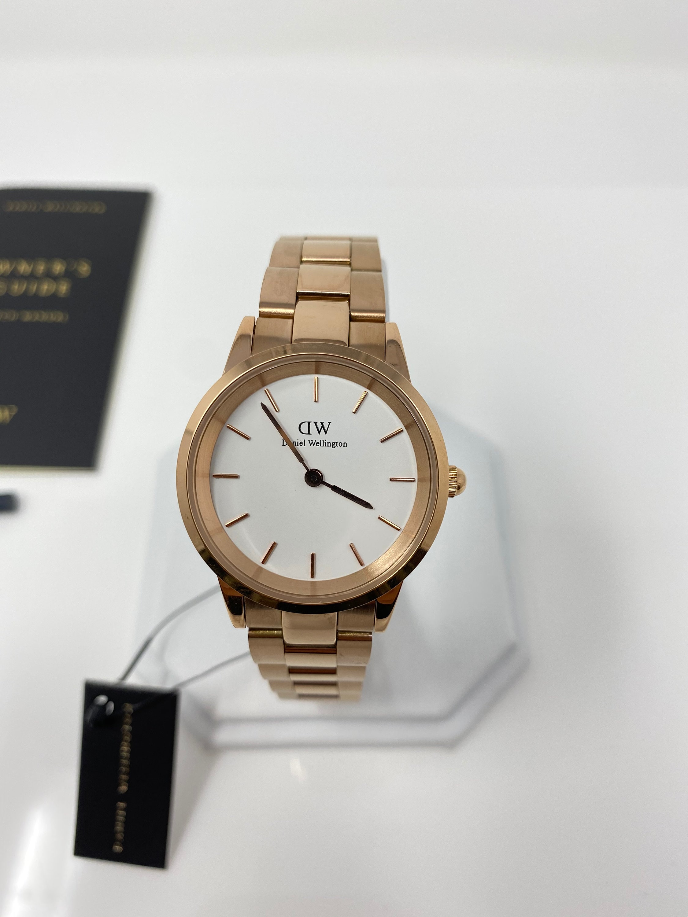 daniel wellington iconic link