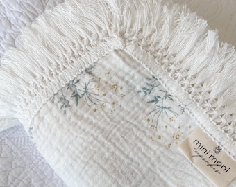 Blanket with Tassel Fringe - White Blossoms | Swaddle Muslin Blanket