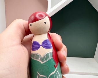 Boneca de madeira pintada à mão Princesa Ariel