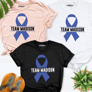 Chemise de l'équipe avec ruban bleu cancer, famille de chemises cancer du côlon, ruban bleu foncé personnalisé, chemise cancer de la prostate, équipe personnalisée de soutien contre le cancer