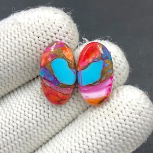 Paire de cabochons turquoise mohave rose Arizona... Cabochon ovale... 17 x 10 x 3 mm... 10 carats... A#N4479