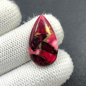 Cabochon di dalia rosa rossa...Cabochon di pera...26x15x4 mm...13 ct...A#O1302