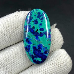 Cabochon azurite Blue Bird... Cabochon ovale... 36 x 19 x 5 mm... 31 carats... A#N6818