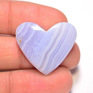 Cabochon van blauwe kanten agaat... Cabochon met hart... 23 x 26 x 6 mm... 25 kts... A#N5052