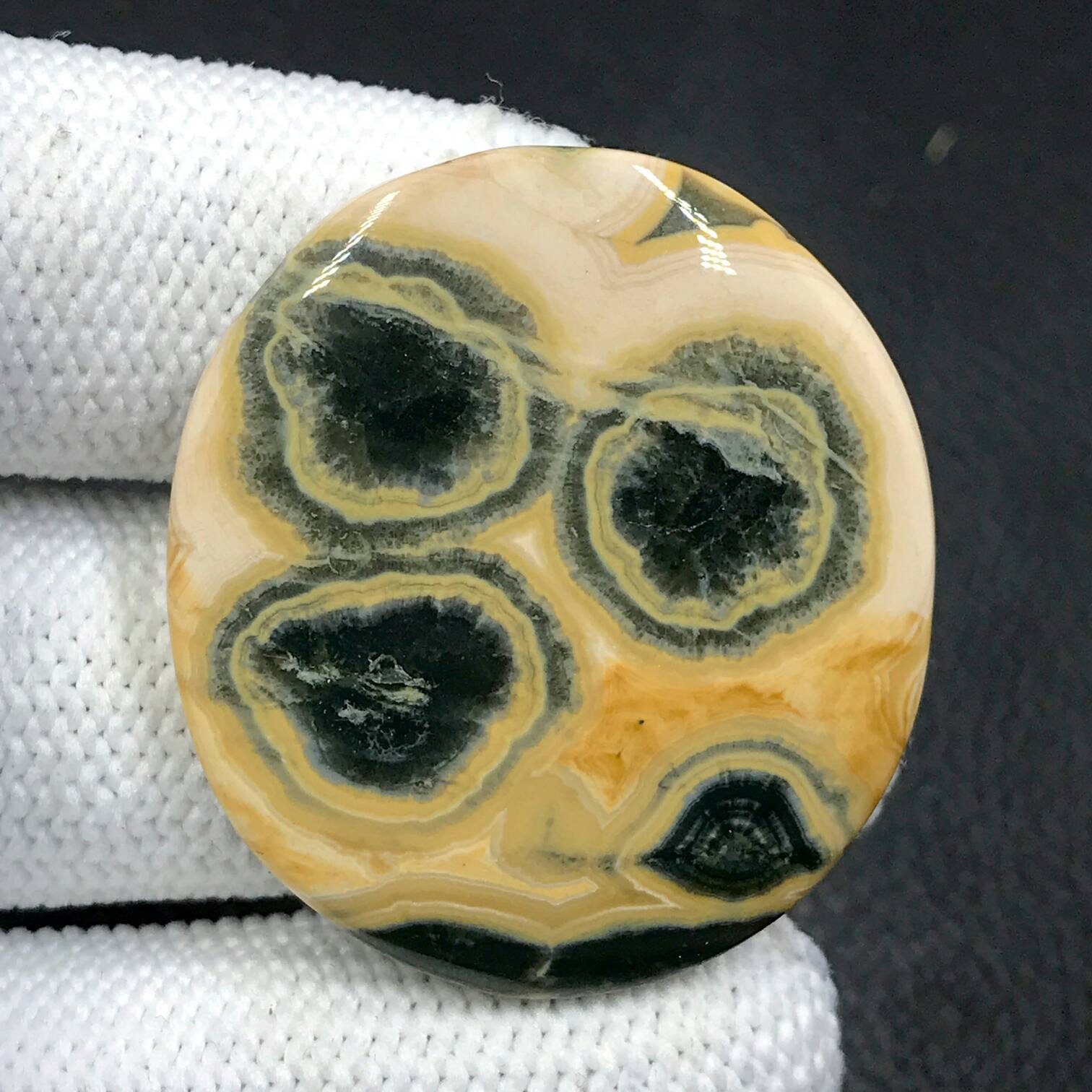 Ocean Jasper Cabochonoval Cabochon39x36x5 Mm56 Cts