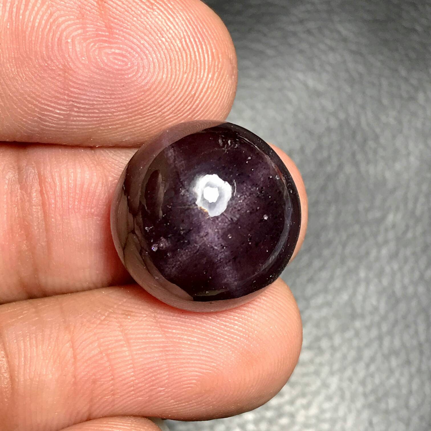 Star Garnet Cabochonround Cabochon17x10 Mm..33 Cts Star Garnet Cabochonround Cabochon17x10 Mm..33 Cts