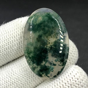 Cabochon van mosagaat... Ovale cabochon... 36 x 23 x 5 mm... 34 kts... A#N9039
