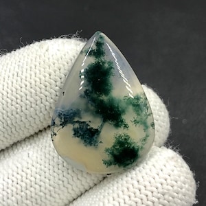 Cabochon van mosagaat... Cabochon peer...32 x 23 x 5 mm... 28 kt... A#N9052
