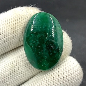 Cabochon calcédoine verte... Cabochon ovale...30x21x6 mm...30 Cts...A#N8527