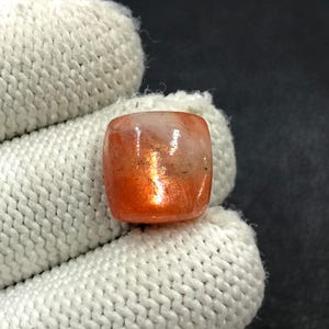 Cabochon di pietra del sole di Confetti... Cabochon a cuscino... 14x14x7 mm... 12 ct... A#N9292