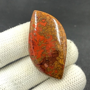 Cabochon met naad agaat... Vrije vorm cabochon...44 x 24 x 7 mm... 58 kts... A#N9177