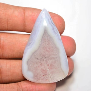 Blauwe Chalcedoon met Quartz Cabochon... Blauwe Chalcedoon Cabochon... Peer Cabochon... 47x29x7mm... 79Cts... #H4620