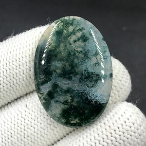 Cabochon van mosagaat... Ovale cabochon... 35 x 25 x 5 mm... 38 kts... A#N9036