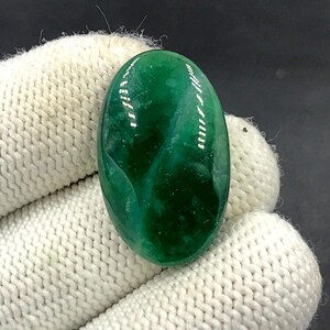 Cabochon calcédoine verte... Cabochon ovale...29x18x6 mm...24 carats...A#N8532