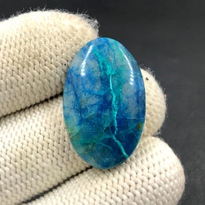 Cabujón de Azurita de Hielo... Cabujón Ovalado... 28x18x5 mm... 21 Cts... A#N7634