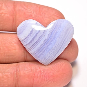 Cabochon van blauwe kanten agaat... Cabochon met hart... 23 x 28 x 5 mm... 24 kt... A#N5058