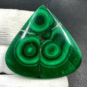 Cabochon di malachite... Cabochon di pere... 40x41x4mm... 68Cts... #i3746