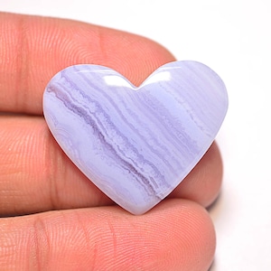 Cabochon van blauwe kanten agaat... Cabochon met hart... 24 x 19 x 5 mm... 27 kt... A#N5054