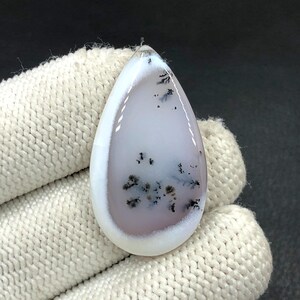 Cabochon di opale dendritico...Cabochon a pera...36x20x5 mm...27 carati...A#N6803