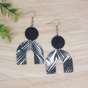 Black and White Palm Leaf Genuine Leather Arch Earrings Dangle, Daisy Earrings Handmade, Handmade Jewelry, Handmade Gift, Gift for Women