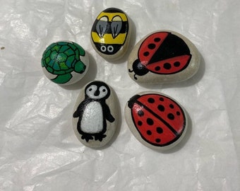 Small colorful animal rocks/ ladybug/ bee/ penguin/ turtle