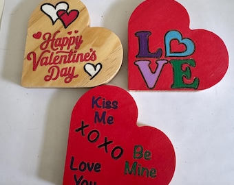 Valentine Wood Heart Blocks | Love Decor | Happy Valentine’s Day Sign | Kiss Me XOXO | 4 Inch Wooden Heart | Hand-painted