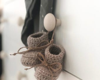 Baby Crochet Booties – Soft Wool Baby Slippers – Newborn to 12 Months – Handmade Baby Shoes – Warm Infant Booties – Baby Shower Gift