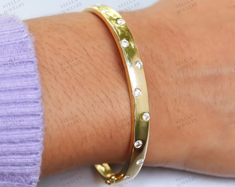 2.5MM Flush Set Bangle Bracelet VVS Round Moissanite Bangle For Women Luxury Dainty Lab Simulated Bangle Bracelet 14K Gold Bangle For Her