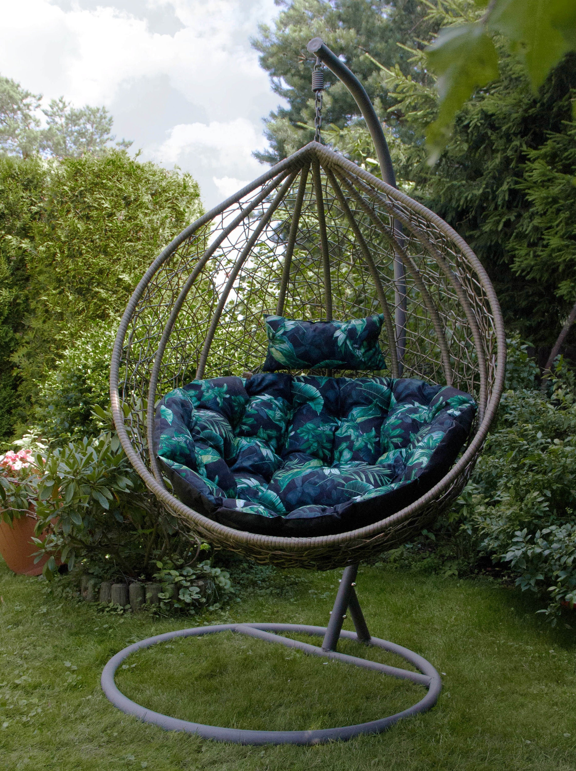 25 Fun Cocoon Swing Chairs  Swinging chair, Chair, Outdoor dining chair  cushions
