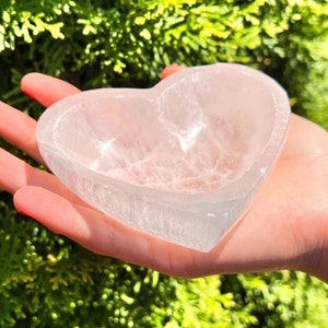 SELENITE HEART CHARGING bowl,crystal charging bowl,heart shaped bowl,selenite charging bowl,healing crystal Selenite by La Pietra Crystals.